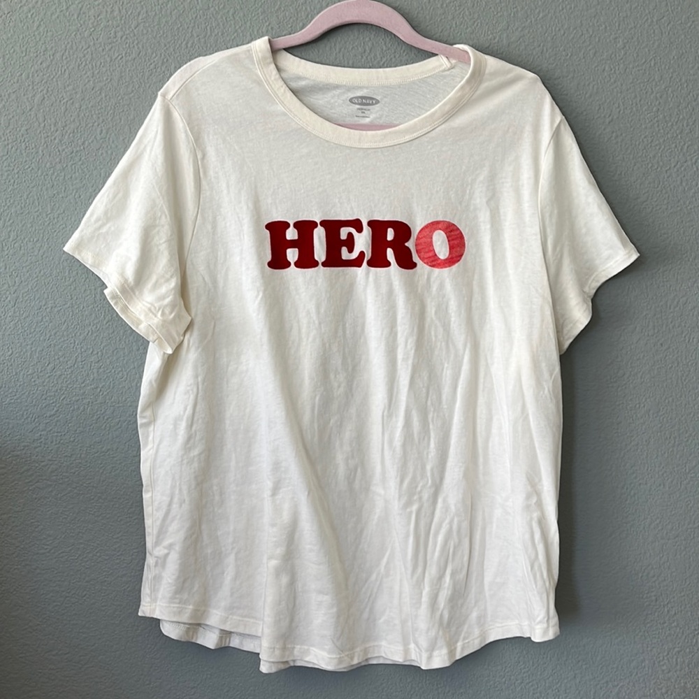 Old Navy women’s size XXL, graphic shirt, cream colored, barely worn. HE…